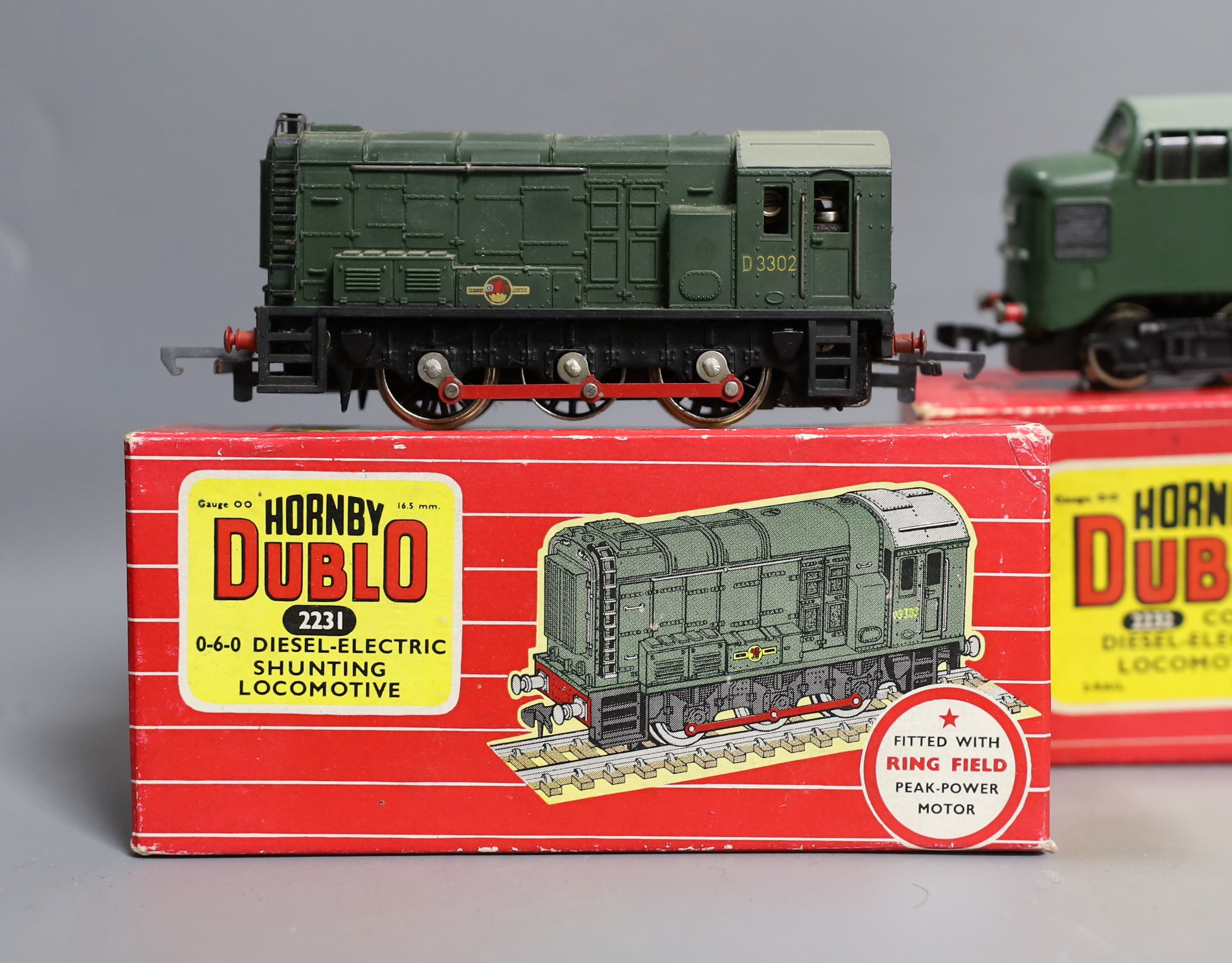 Hornby Dublo locomotives- boxed 2233 Co-Bo Diesel electric, 2232 Co-Co diesel electric, 2231 diesel electric shunting locomotive, EDL17 tank locomotive and 2218 tank locomotive, unboxed Golden Fleece with tender, Duchess